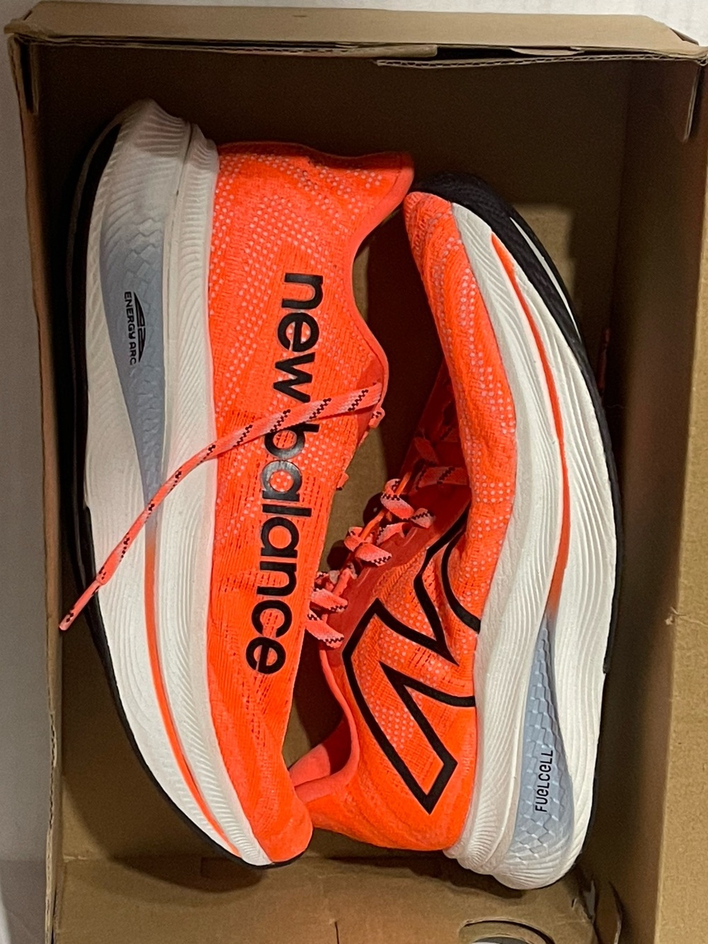 New Balance FuelCell SuperComp Trainer v2 - Women’s 7.5 Wide - Neon Dragonfly